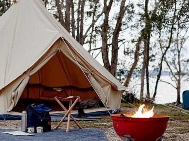 Проживание на территории базы в своих кемпинговых палатках